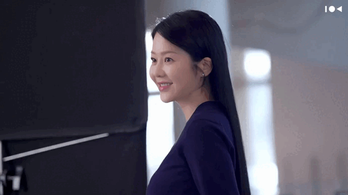 Nàng dâu bị đế chế Samsung ruồng bỏ gây sốc visual tuổi 52, nhìn lại quá khứ mới thấy lột xác cỡ nào - Ảnh 1.