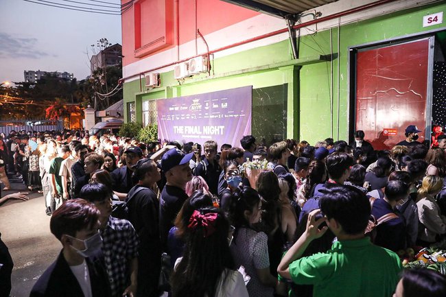 Cuộc thi sắc đẹp chuyển giới của Hương Giang: Nhiều sạn đ&ecirc;m Chung kết, li&ecirc;n tục bị cơ quan quản l&yacute; tu&yacute;t c&ograve;i - Ảnh 5.