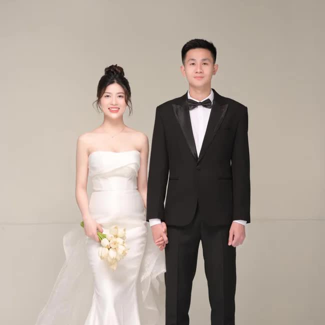 Tiền đạo 1m82 đóng vai người yêu của Bùi Tiến Dũng năm nào giờ đã chuẩn bị kết hôn - Ảnh 2.