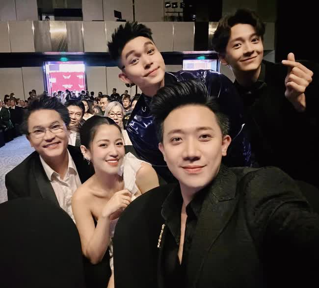 Th&aacute;i độ lạ của Trấn Th&agrave;nh giữa l&uacute;c li&ecirc;n tục d&iacute;nh thị phi v&agrave; bị đồn trục trặc với Hari Won - Ảnh 9.