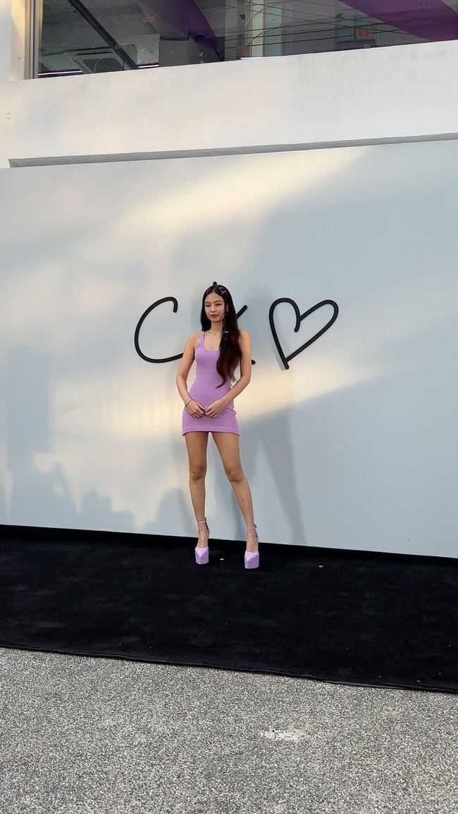 Cam thường “bó tay” trước dàn sao châu Á tại sự kiện Calvin Klein: Jennie khoe body đỉnh, Jungkook da đẹp ngỡ ngàng - Ảnh 3.