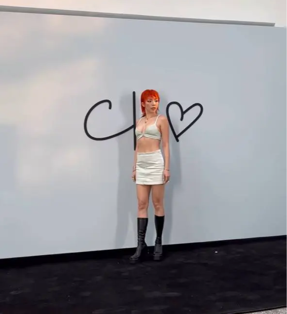 Cam thường “bó tay” trước dàn sao châu Á tại sự kiện Calvin Klein: Jennie khoe body đỉnh, Jungkook da đẹp ngỡ ngàng - Ảnh 9.