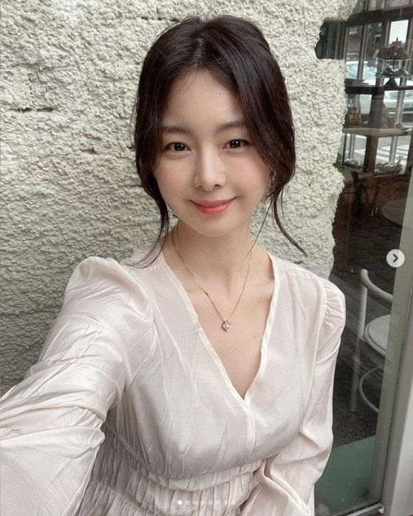 Tiểu Song Hye Kyo thay đổi ra sao sau khi giải nghệ v&agrave; kết h&ocirc;n? - Ảnh 3.