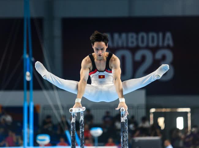 Nam thần thể dục dụng cụ Đinh Phương Thành xác lập kỷ lục giành HCV ở 5 kỳ SEA Games liên tiếp - Ảnh 9.