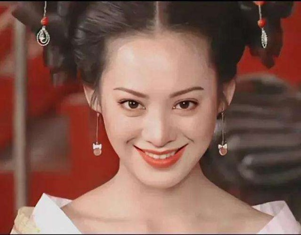 Mỹ nh&acirc;n bị r&eacute;o gọi ở Đạp Gi&oacute; 2023 bởi c&acirc;u n&oacute;i kinh điển: Chị đại l&agrave;ng phim tự xưng &ldquo;diễn vi&ecirc;n giỏi nhất, visual tuổi 51 g&acirc;y bất ngờ - Ảnh 3.