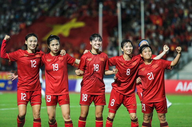 Đánh bại chủ nhà Campuchia 4-0, ĐT nữ Việt Nam thẳng tiến vào chung kết SEA Games 32 - Ảnh 9.