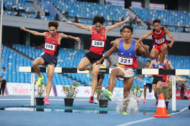 Mẹ của nhà vô địch SEA Games 32 mắc ung thư vẫn đau đáu nỗi lòng: Mẹ mất thì ai lo cho thằng Cường - Ảnh 1.