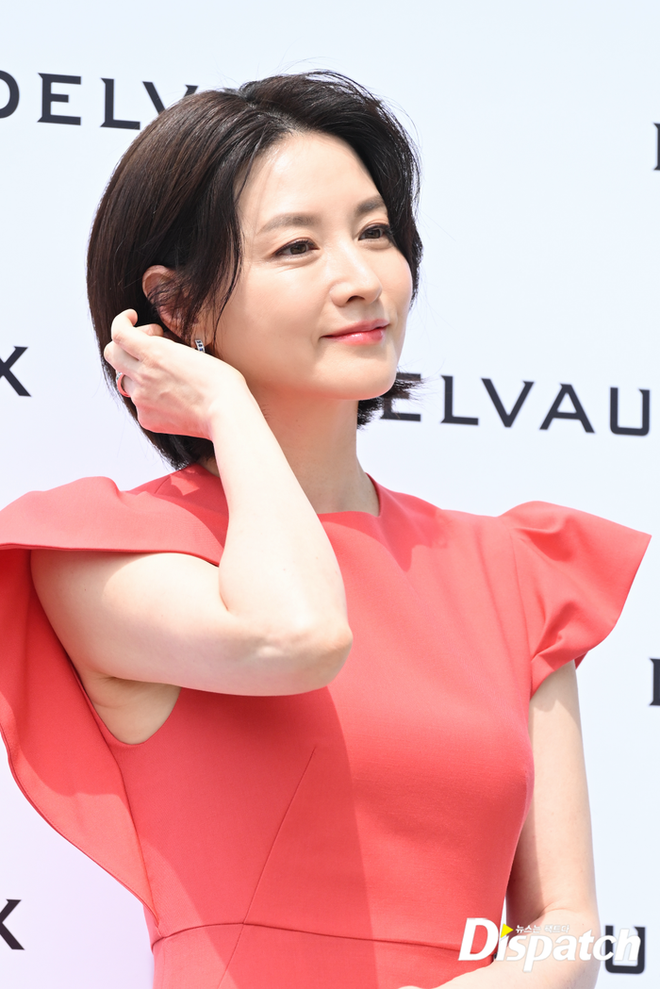 Nàng Dae Jang Geum Lee Young Ae khoe nhan sắc tuổi 52 - Ảnh 5.