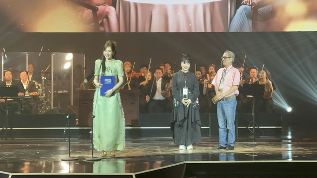 Nhà Bà Nữ thắng Phim Việt Nam hay nhất, Trấn Thành đoạt giải Đạo diễn xuất sắc tại LHP châu Á Đà Nẵng - Ảnh 3.