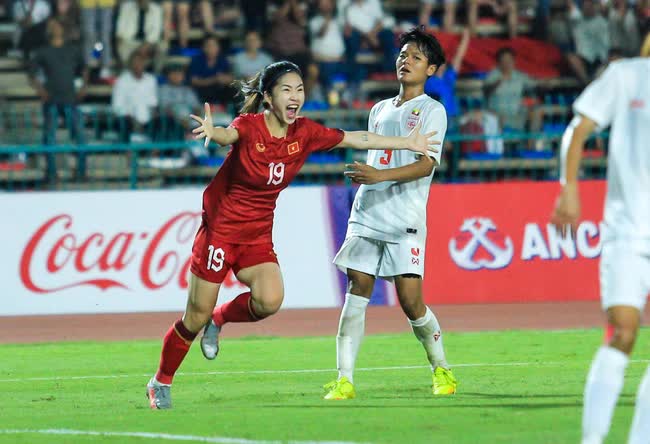 Hot girl Thanh Nhã ghi siêu phẩm sấm sét khiến CĐV vỡ òa, nữ Việt Nam cầm chắc HCV SEA Games 32 - Ảnh 3.