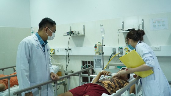 Cứu 3 trẻ ngộ độc botulinum do chả lụa, thuốc giải vụ cá ủ muối chua lại chuyển từ Quảng Nam về TPHCM - Ảnh 1.