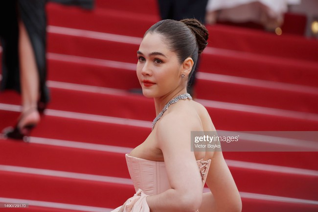 Thảm đỏ Cannes 2023: Phạm Băng Băng và bà hoàng showbiz Thái so kè Công chúa Elle Fanning, Johnny Depp nhận phản ứng bất ngờ sau vụ ly hôn - Ảnh 16.