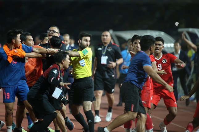 AFC tuyên bố sẽ trừng phạt, khẳng định thất vọng vì Thái Lan và Indonesia - Ảnh 2.