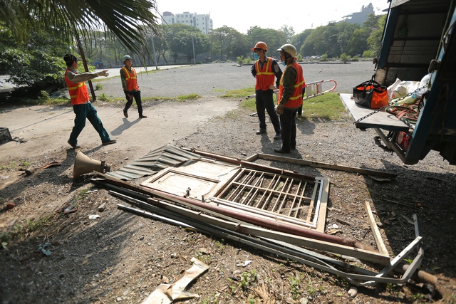 Hà Nội: Tháo dỡ những công trình vi phạm trong công viên Tuổi trẻ Thủ đô - Ảnh 3.