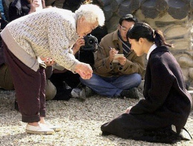 Mỹ nhân từng được Song Hye Kyo “làm nền”: Sự nghiệp thua xa đàn em vì bê bối, U60 gây sốt nhờ mặt mộc quá trẻ - Ảnh 5.