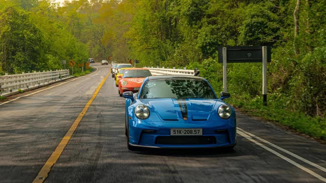 Cường Đô La lái Porsche 911 GT3 đến Bangkok: Chạy tay lái nghịch trên 100km/h, hoàn thành chặng 700km khủng nhất chuyến đi, có cảnh sát dẫn đoàn - Ảnh 6.