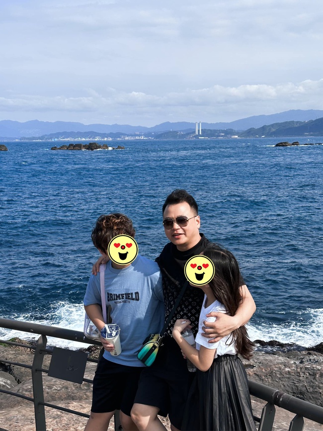 Shark Bình khoe 2 nhóc tì trong chuyến du lịch, Phương Oanh là người chụp ảnh cho 3 bố con? - Ảnh 1.