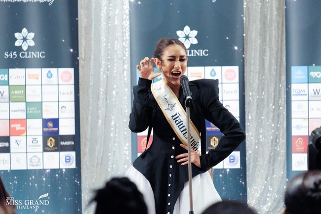 Miss Grand Thái và mùa thi bất ổn: Thí sinh làm lố bán đồ online để vào Top, vị thế lung lay vì sự độc đoán của ông Nawat - Ảnh 4.