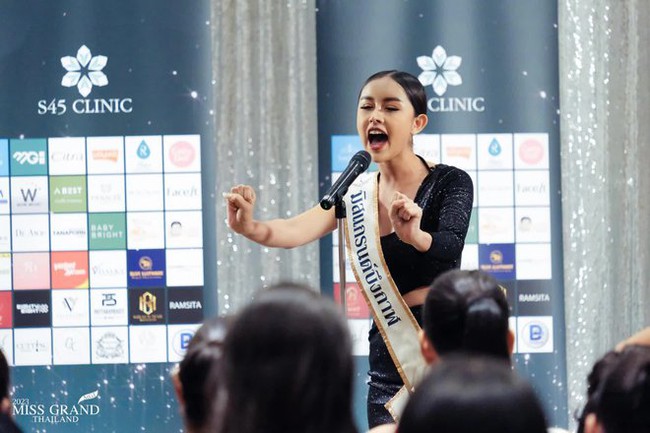 Miss Grand Thái và mùa thi bất ổn: Thí sinh làm lố bán đồ online để vào Top, vị thế lung lay vì sự độc đoán của ông Nawat - Ảnh 3.