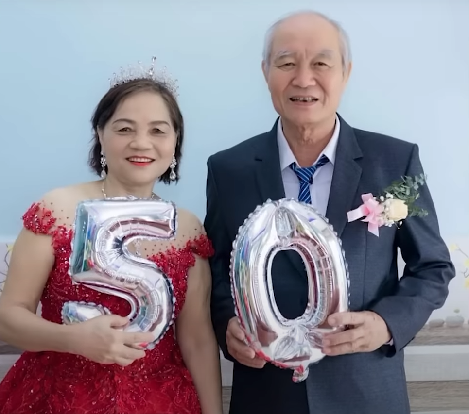 3 lần đem sính lễ mới cưới được vợ, người đàn ông hạnh phúc suốt 51 năm - Ảnh 2.