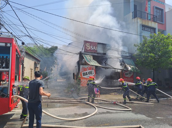 Bà Hỏa thiêu rụi quán ăn ở Quảng Bình - Ảnh 2.