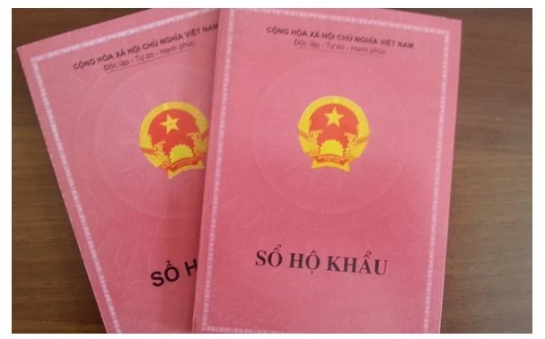 Hà Nội: Trường học không yêu cầu phụ huynh xuất trình sổ hộ khẩu giấy - Ảnh 1.