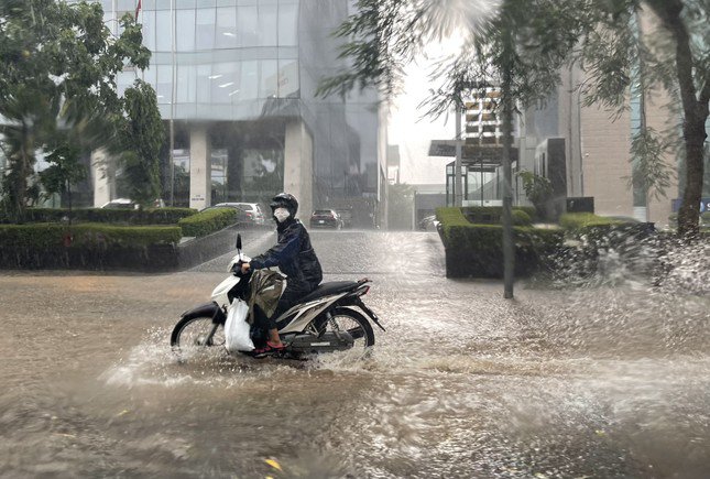 Tin kh&ocirc;ng kh&iacute; lạnh mới nhất: Miền Bắc mưa to, m&aacute;t mẻ &iacute;t nhất một tuần - Ảnh 1.