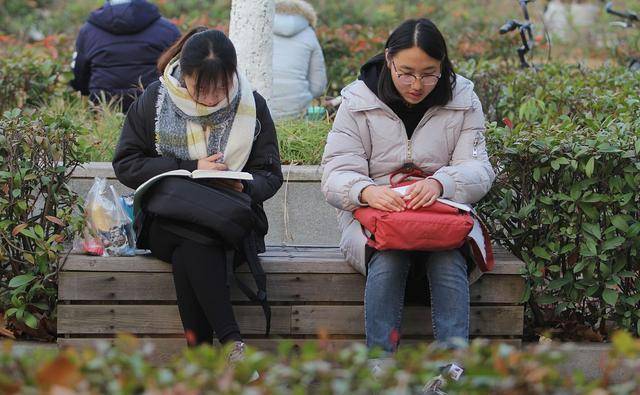3 tính xấu khiến sinh viên ra trường có cuộc sống không như ý muốn - Ảnh 1.