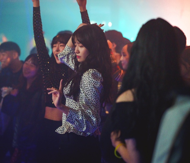 4 thần th&aacute;i ho&agrave;n to&agrave;n kh&aacute;c biệt của Yoona - Ảnh 1.