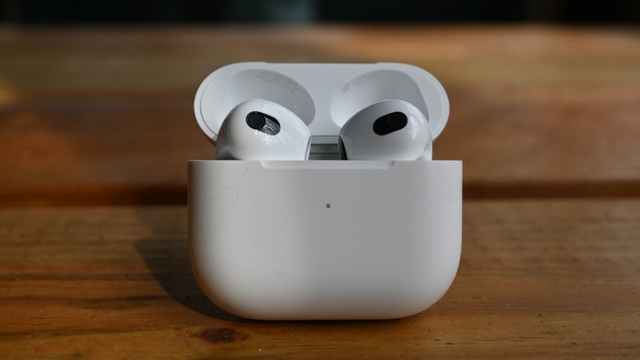 Tại sao AirPods hết pin mỗi bên một kiểu như đôi đũa lệch? - Ảnh 5.