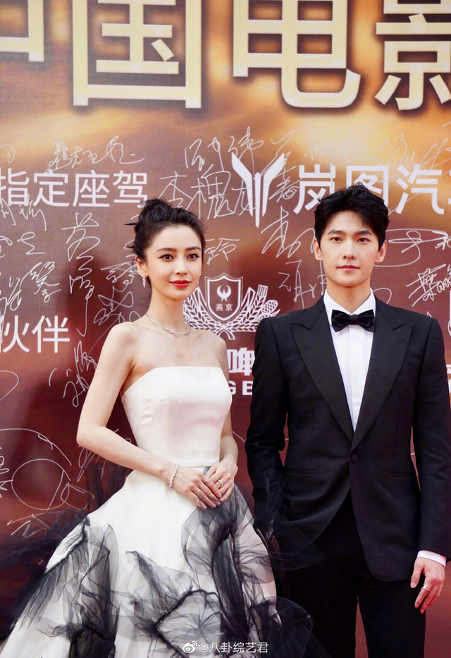Dương Dương bất ngờ xuất hiện cùng Angela Baby tại Lễ trao giải Hoa biểu - Ảnh 5.