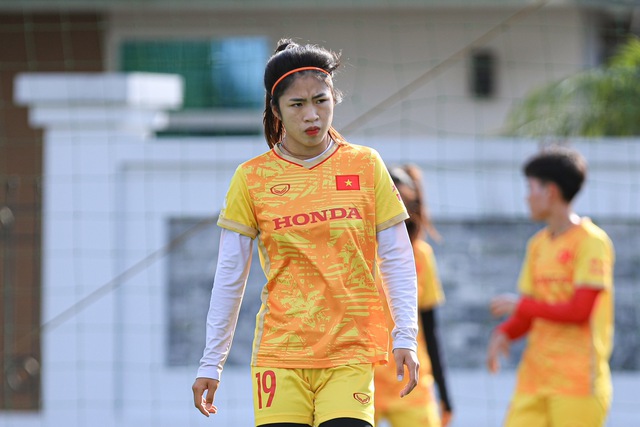 Tuyển nữ Việt Nam đội nắng tập luyện với trái bóng chính thức của FIFA World Cup 2023 - Ảnh 7.