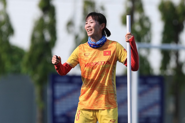 Tuyển nữ Việt Nam đội nắng tập luyện với trái bóng chính thức của FIFA World Cup 2023 - Ảnh 6.