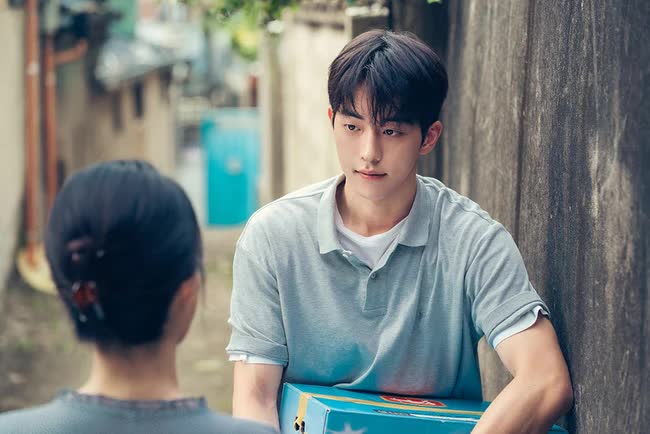 Choáng với diện mạo hiện tại của Nam Joo Hyuk, thay đổi rõ điều này sau hơn 1 tháng nhập ngũ - Ảnh 6.