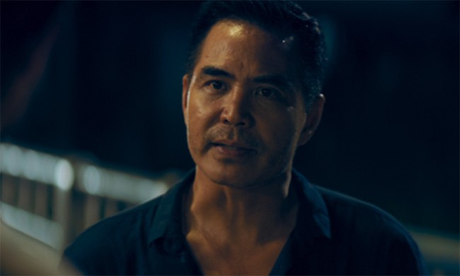 Nam chính được Lý Hải chọn đóng Lật Mặt 6 mà không cần câu thoại nào, 50 tuổi vẫn diễn cảnh nguy hiểm chưa từng có ở phim Việt - Ảnh 1.