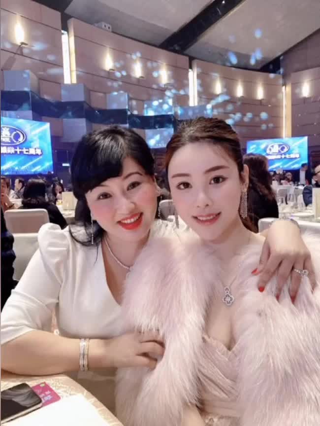 Ồn &agrave;o vụ Th&aacute;i Thi&ecirc;n Phượng: Mẹ ruột khơi m&agrave;o cuộc chiến tranh t&agrave;i sản, n&oacute;i g&igrave; khi bị tố nghiện cờ bạc? - Ảnh 3.