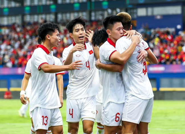 U22 Việt Nam 2 lần xé lưới Singapore, thị uy sức mạnh chỉ trong hiệp 1 ở SEA Games 32 - Ảnh 5.