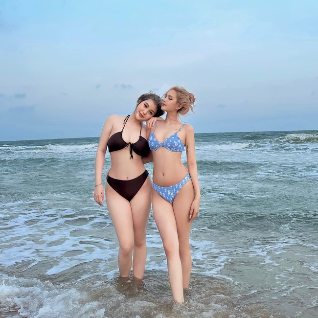 Tổng kết nghỉ lễ bằng đại chiến bikini: Từ hot girl đến dâu hào môn không ai chịu thua ai, dự báo một mùa hè cực cháy - Ảnh 6.