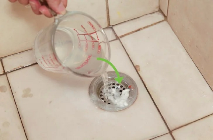 Đổ muối xuống đường ống thoát nước có công dụng gì? - Ảnh 2. Đổ muối xuống đường ống thoát nước có công dụng gì? - Ảnh 2.