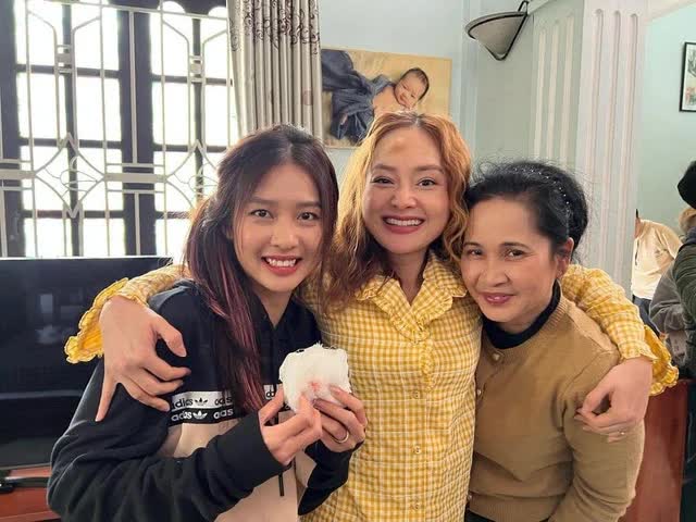 Lan Phương l&ecirc;n tiếng khi bị ch&ecirc; diễn lố - Ảnh 4.