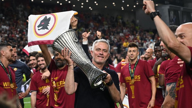 Người đặc biệt Jose Mourinho vẫn chưa hết đặc biệt - Ảnh 1.