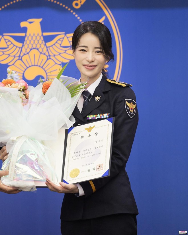 “Ác nữ The Glory” Lim Ji Yeon được bổ nhiệm làm sĩ quan cảnh sát danh dự - Ảnh 3.