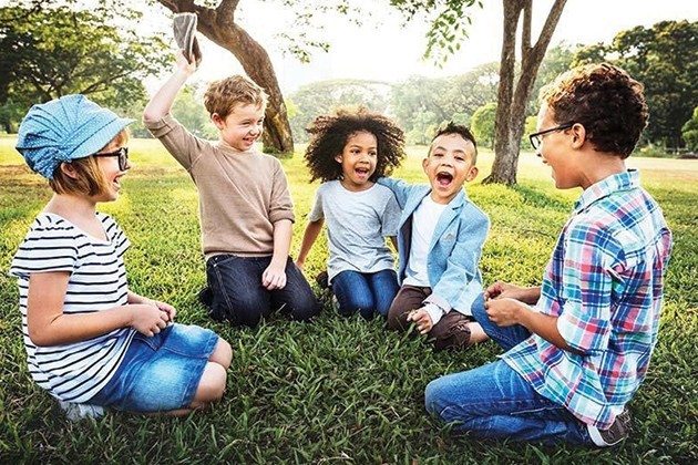 Bố mẹ cần l&agrave;m g&igrave; khi ph&aacute;t hiện con kh&ocirc;ng c&oacute; bạn? - Ảnh 2.