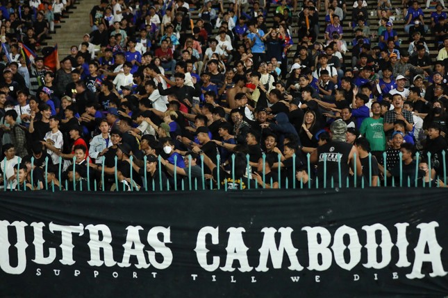 Campuchia đề nghị người hâm mộ ngừng tấn công BTC SEA Games 32 - Ảnh 1.