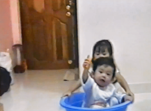 Khoảnh khắc chưa từng được c&ocirc;ng bố của Ti&ecirc;n Nguyễn - Hiếu Nguyễn: 20 năm trước m&agrave; nh&agrave; như n&agrave;y th&igrave; si&ecirc;u gi&agrave;u rồi! - Ảnh 2.