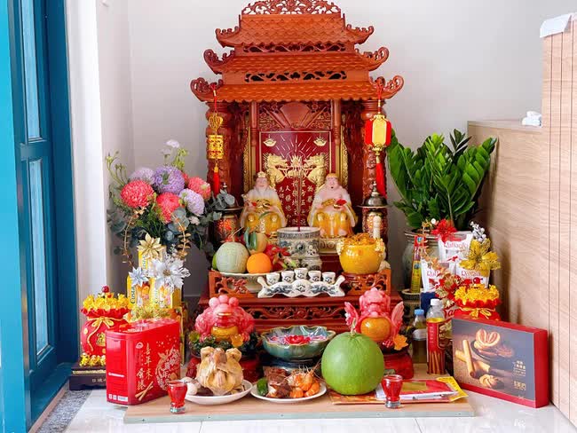 Đặt bàn thờ Thần Tài đúng 3 vị trí này: Gia chủ ăn nên làm ra, vàng bạc, của nả nhiều không đếm xuể - Ảnh 2.