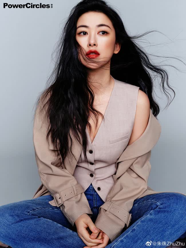 Không phải Chi Pu, đây mới là mỹ nhân đẹp nhất show Đạp Gió 2023: Gia thế trâm anh thế phiệt, 8 năm liên tiếp lọt top gương mặt đẹp nhất thế giới - Ảnh 3.