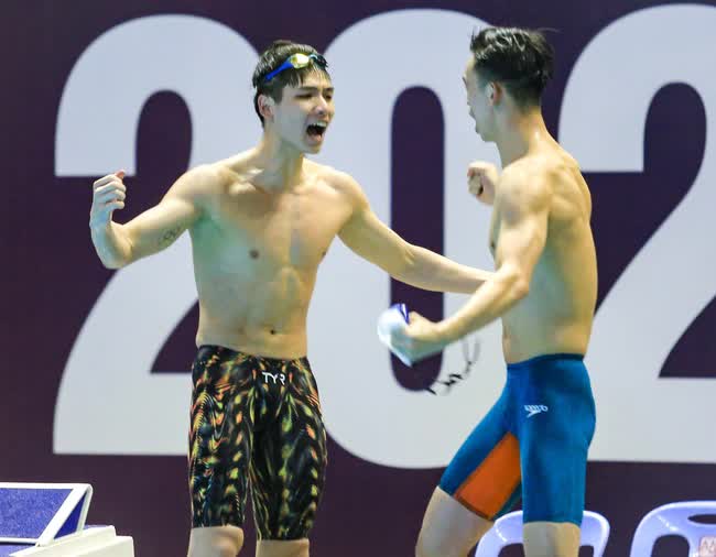 Cực xót hình ảnh hotboy tuyển bơi máu mũi chảy ướt cả gối vẫn cố đem HCV về cho Việt Nam - Ảnh 3.