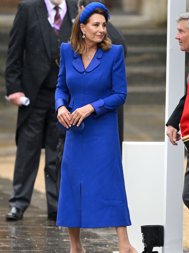 15 bộ trang phục đẹp nhất Lễ đăng quang của Vua Charles III: Nhà Kate đứng đầu, các khách mời chuộng đồ may riêng, đề cao nét cổ điển - Ảnh 11.
