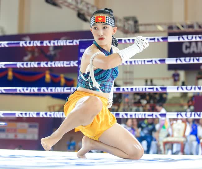 Độc đáo Kun Khmer tại SEA Games 32: Trống kèn tưng bừng khi biểu diễn, võ thuật nhưng lại như múa - Ảnh 7.
